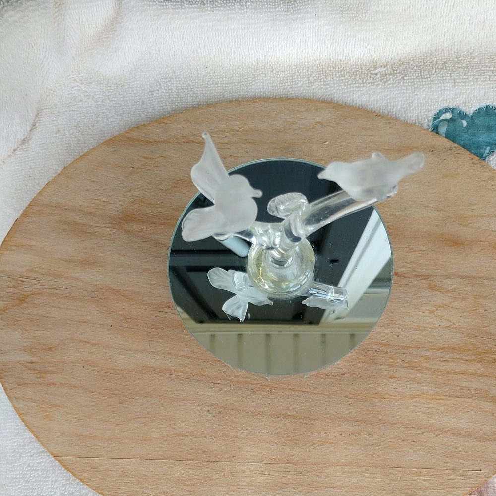 MUSIC BOX Plays Love Story Beautiful Birds Mirrored on Limb with Perching Birds - Picture 7 of 8